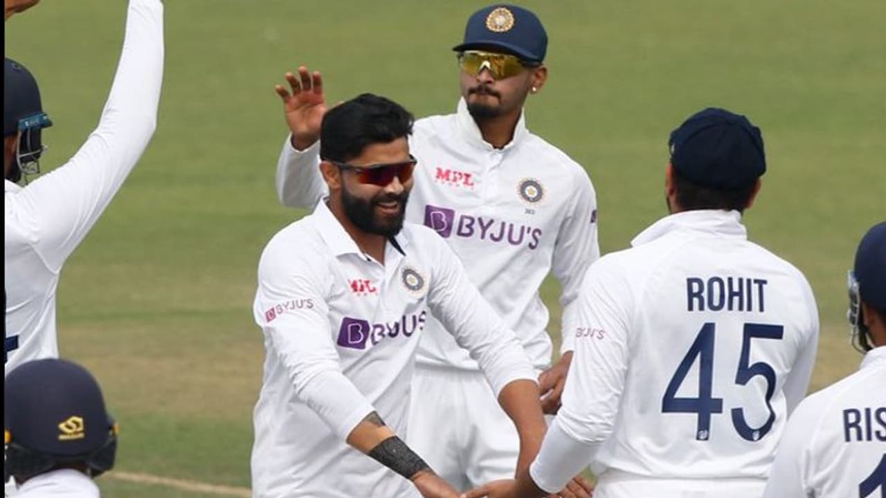 India vs Sri Lanka: முதல் டெஸ்ட்டில் இலங்கையை இன்னிங்ஸ் வித்தியாசத்தில் வீழ்த்தி இந்தியா அபார வெற்றி India vs Sri Lanka: முதல் டெஸ்ட்டில் இலங்கையை இன்னிங்ஸ் வித்தியாசத்தில் வீழ்த்தி இந்தியா அபார வெற்றி
