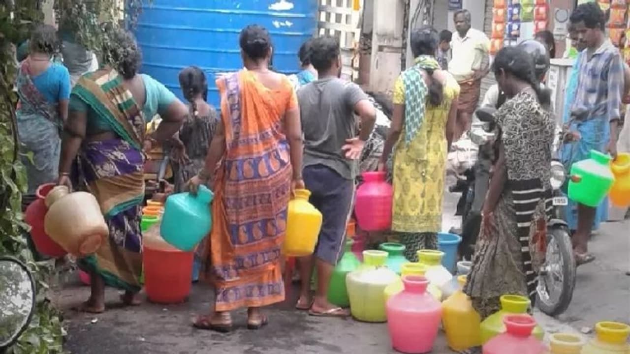 4 நாளைக்கு தண்ணீர் வராது.. முன்னாடியே புடிச்சு வச்சுக்கோங்க.. எச்சரிக்கை விடுக்கும் சென்னை குடிநீர் வாரியம்!!