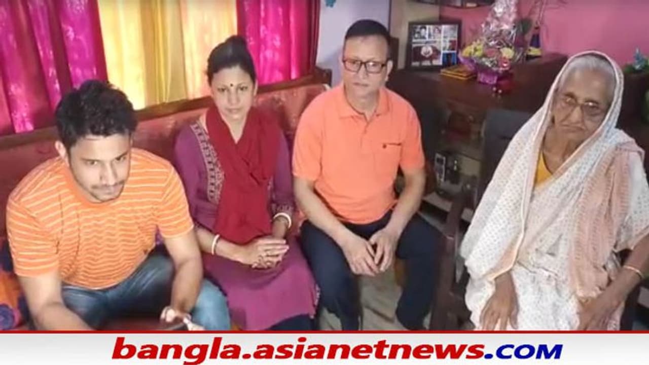 যুদ্ধ বিধ্বস্ত ইউক্রেনে আটকে সোদপুরের ডাক্তারী পড়ুয়া, ছেলের বাড়ি ফেরার চিন্তায় উদ্বেগে পরিবার যুদ্ধ বিধ্বস্ত ইউক্রেনে আটকে সোদপুরের ডাক্তারী পড়ুয়া, ছেলের বাড়ি ফেরার চিন্তায় উদ্বেগে পরিবার