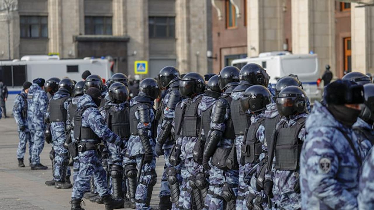 రష్యాపై పోరాడేందుకు ఉక్రెయిన్ సైన్యంలో చేరిన భారతీయ విద్యార్థి.. రష్యాపై పోరాడేందుకు ఉక్రెయిన్ సైన్యంలో చేరిన భారతీయ విద్యార్థి..