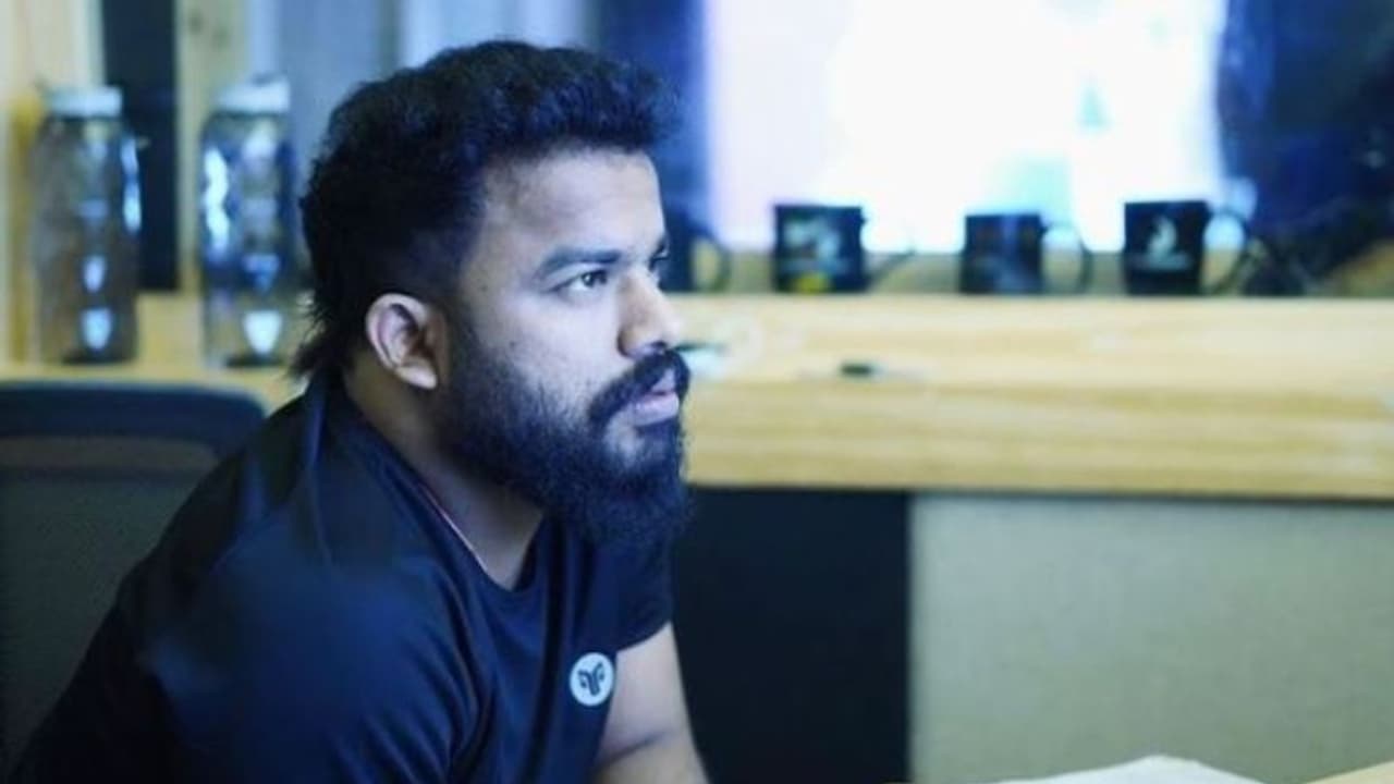 'പുറത്തു പറഞ്ഞാല് സിനിമയെ ബാധിക്കുമെന്ന് പറഞ്ഞു'; ലിജു കൃഷ്ണയില് നിന്ന് നേരിട്ട അതിക്രമത്തെക്കുറിച്ച് യുവതി 'പുറത്തു പറഞ്ഞാല് സിനിമയെ ബാധിക്കുമെന്ന് പറഞ്ഞു'; ലിജു കൃഷ്ണയില് നിന്ന് നേരിട്ട അതിക്രമത്തെക്കുറിച്ച് യുവതി