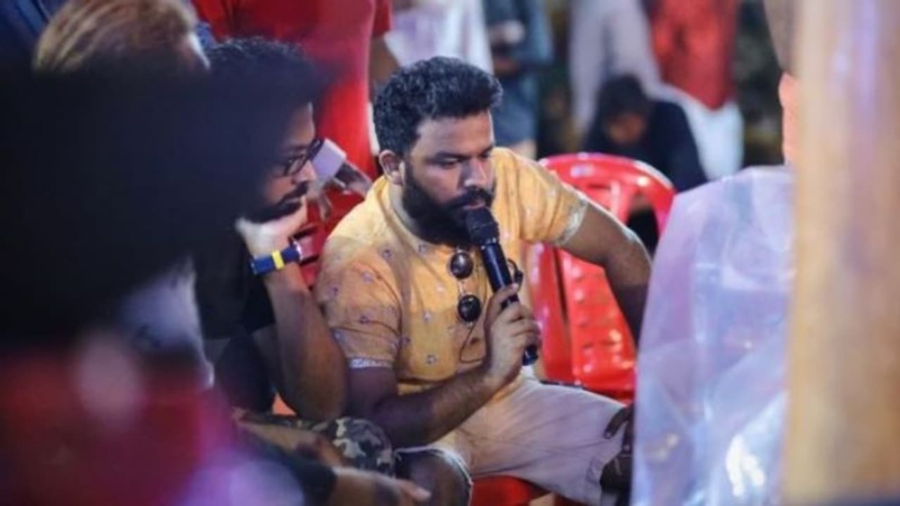 'കേസ് തീര്പ്പാവുന്നതുവരെ ലിജു കൃഷ്ണയെ സിനിമയില് നിന്ന് വിലക്കണം'; ആവശ്യമുയര്ത്തി ഡബ്ല്യുസിസി 'കേസ് തീര്പ്പാവുന്നതുവരെ ലിജു കൃഷ്ണയെ സിനിമയില് നിന്ന് വിലക്കണം'; ആവശ്യമുയര്ത്തി ഡബ്ല്യുസിസി