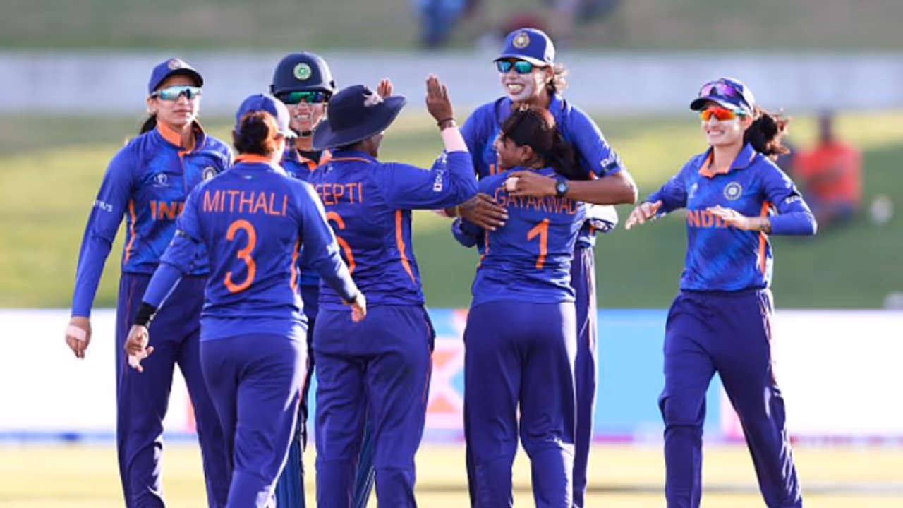 ICC Womens World Cup:பேட்டிங், பவுலிங்கில் பட்டைய கிளப்பிய இந்திய வீராங்கனைகள்! வெஸ்ட் இண்டீஸை வீழ்த்தி வெற்றி