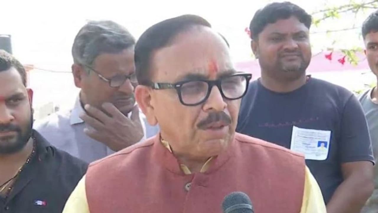 यूपी चुनाव: मंत्री महेंद्र नाथ पांडे बोले फिर से 5 साल ऐसी सरकार देंगे जो कारोबार को बढ़ाने का कार्य करेगी