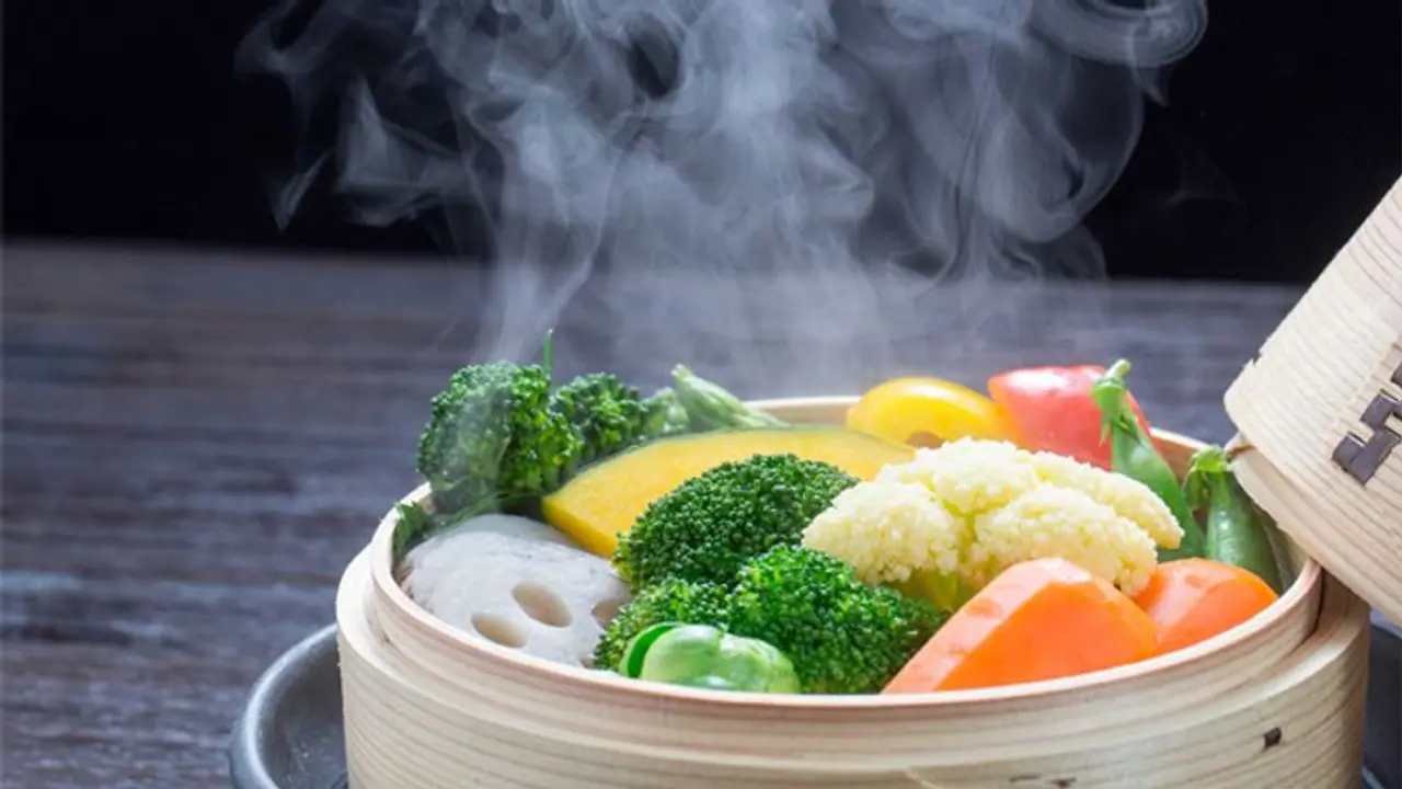 সবজির পুষ্টিগুণ বাঁচাতে রান্নার সময় এই ৫টি কাজ করবেন না, জেনে নিন সঠিক কৌশল