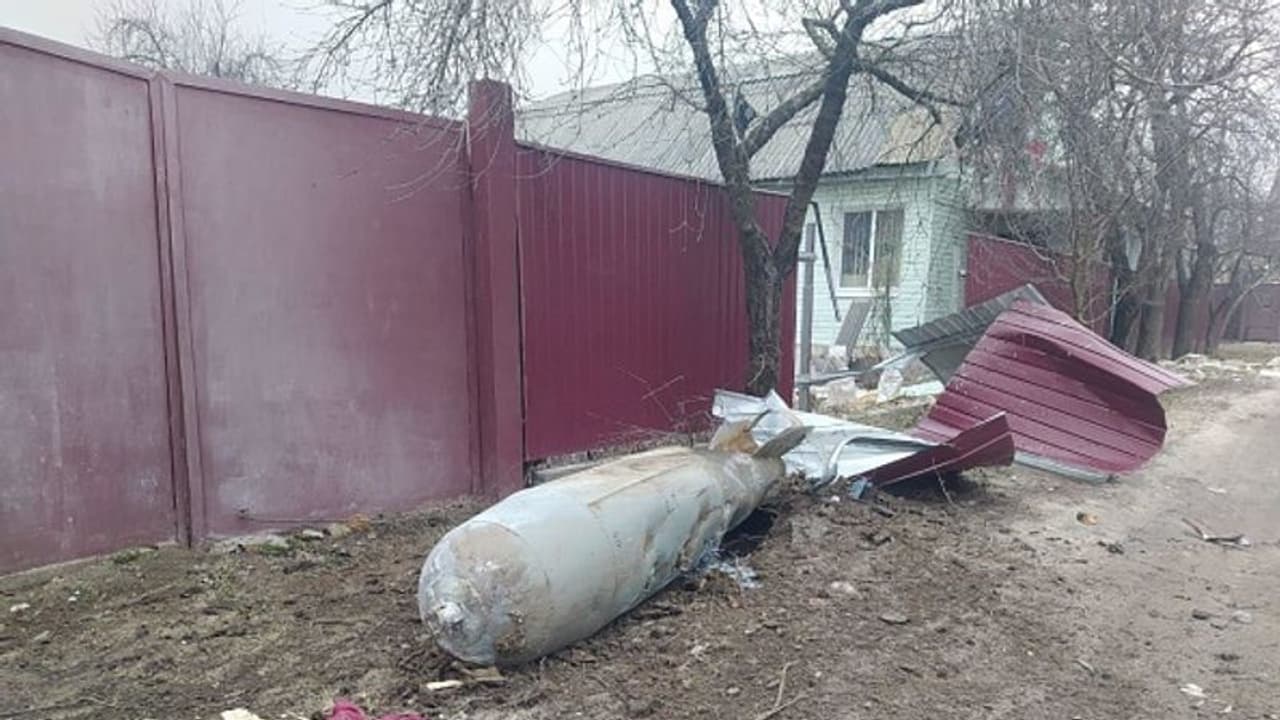 রাশিয়ার একটানা হামলা, ক্ষতি এড়াতে ৩৬ ঘন্টার কার্ফু কিয়েভ জুড়ে