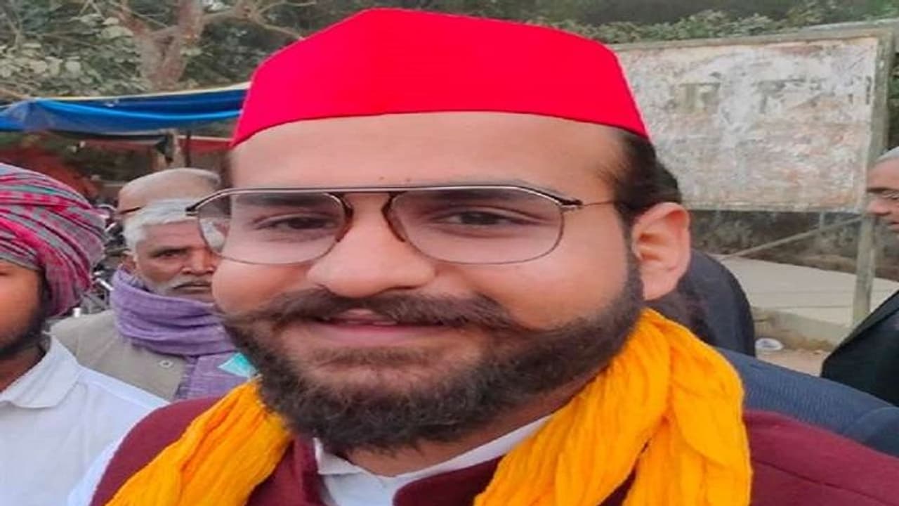 यूपी चुनाव: मुख्तार अंसारी के बेटे अब्बास का एक और बयान आया सामने, कहा एक मोटी लिस्ट है तैयार यूपी चुनाव: मुख्तार अंसारी के बेटे अब्बास का एक और बयान आया सामने, कहा एक मोटी लिस्ट है तैयार