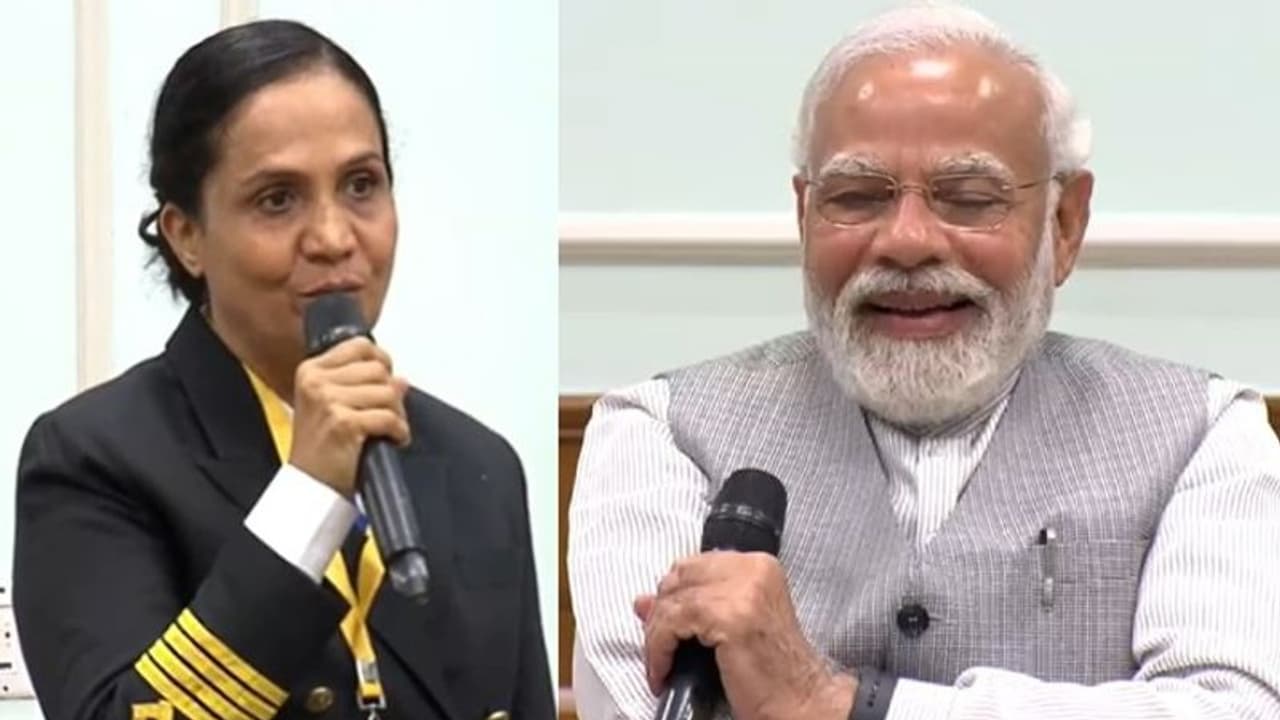 महिला दिवस: कैप्टन राधिका ने बताया पाकिस्तान के लोग नरेंद्र मोदी के बारे में क्या कहते हैं, सुनकर हंसने लगे PM