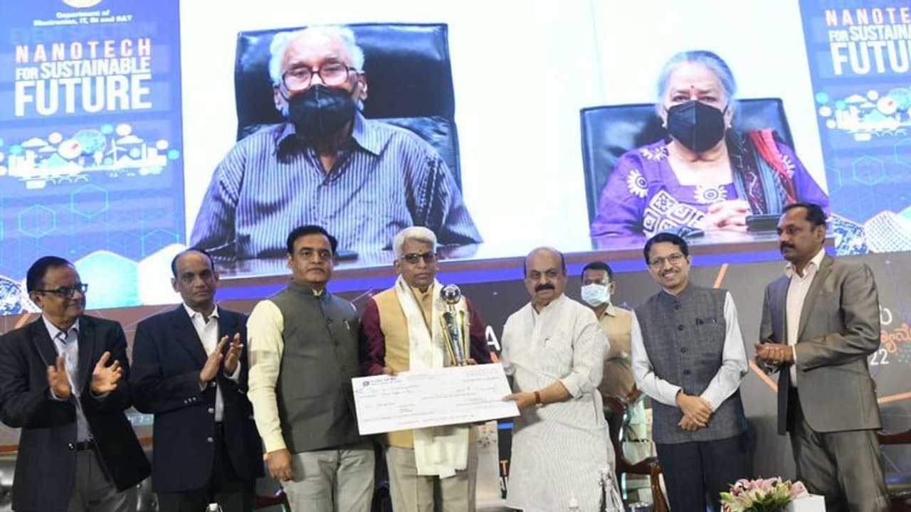 ‘ಸೆಮಿಕಂಡಕ್ಟರ್ ಕ್ಷೇತ್ರದ ಲಾಭ ಪಡೆಯಲು 2 ಶತಕೋಟಿ ಡಾಲರ್ ಹೂಡಿಕೆ ಅಗತ್ಯ’ ‘ಸೆಮಿಕಂಡಕ್ಟರ್ ಕ್ಷೇತ್ರದ ಲಾಭ ಪಡೆಯಲು 2 ಶತಕೋಟಿ ಡಾಲರ್ ಹೂಡಿಕೆ ಅಗತ್ಯ’