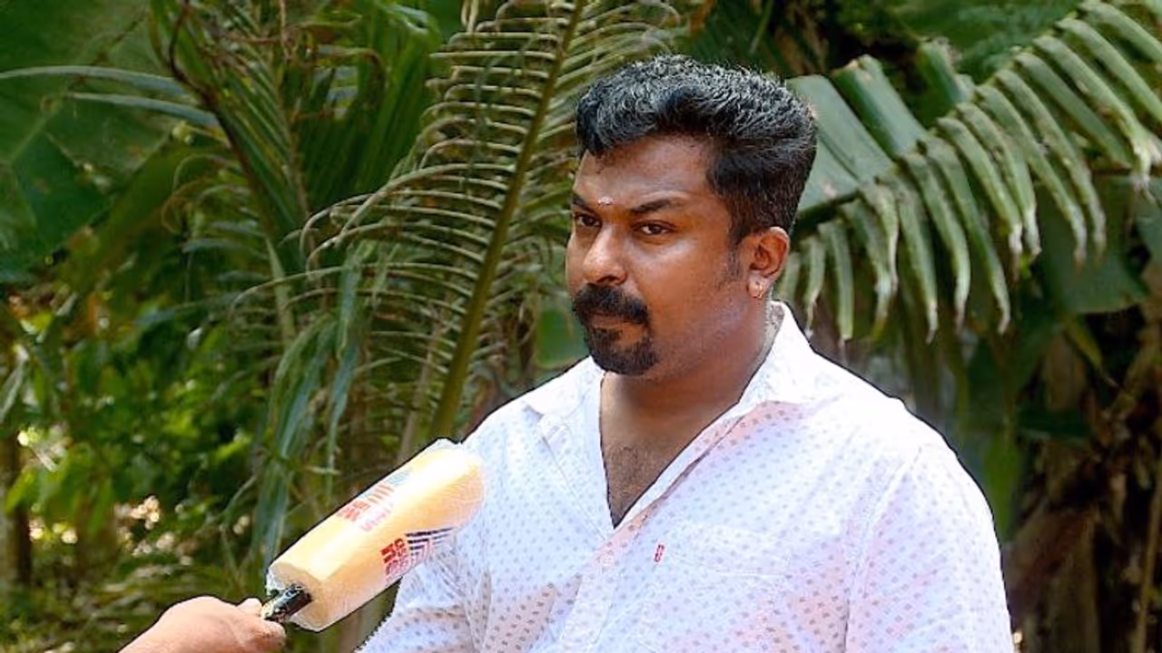 'കൊലപാതകത്തിൽ പങ്കില്ലെന്ന് അന്വേഷണ റിപ്പോർട്ട്, എന്നിട്ടും...' കള്ളക്കേസിൽ പെടുത്തിയെന്ന് യുവാവിന്റെ പരാതി 'കൊലപാതകത്തിൽ പങ്കില്ലെന്ന് അന്വേഷണ റിപ്പോർട്ട്, എന്നിട്ടും...' കള്ളക്കേസിൽ പെടുത്തിയെന്ന് യുവാവിന്റെ പരാതി