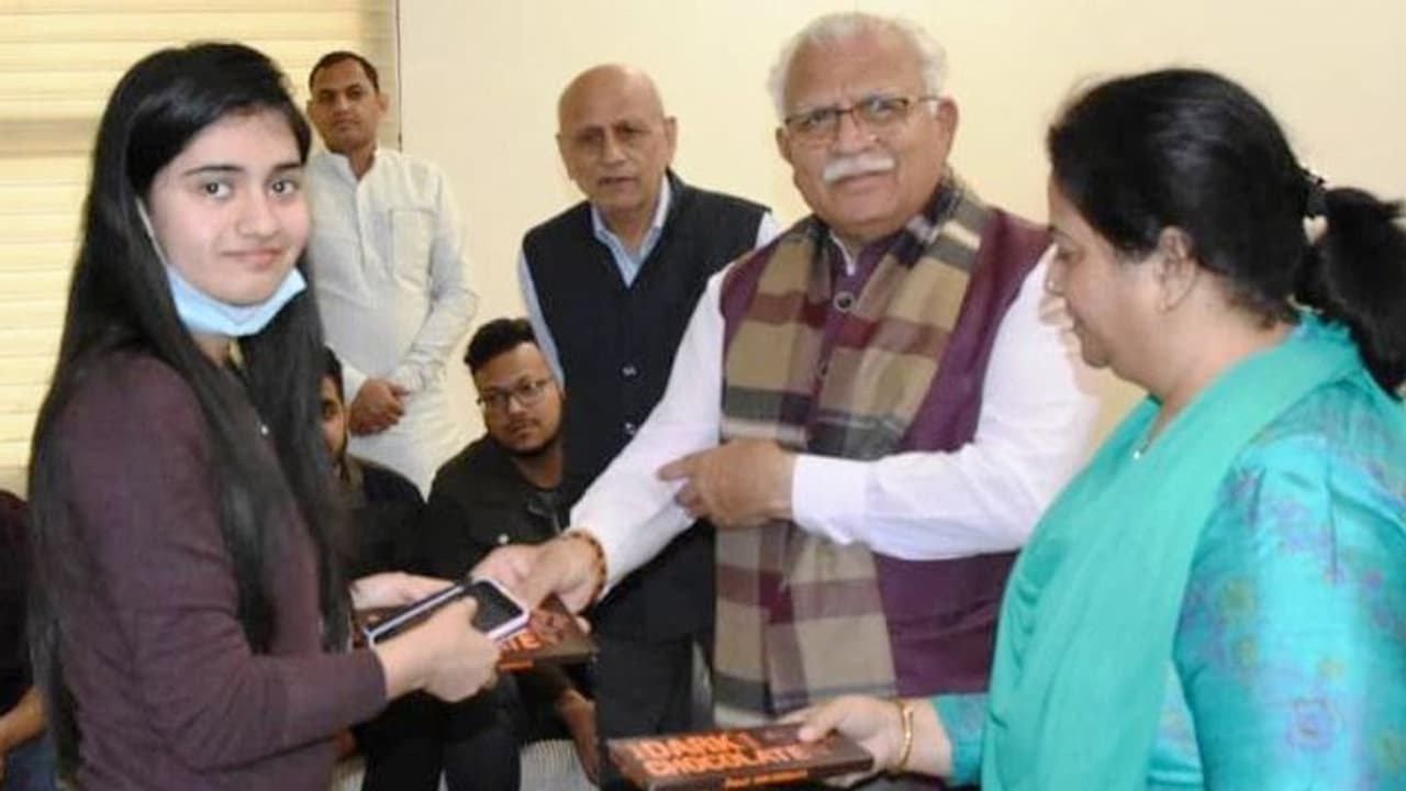 Haryana Budget: हरियाणा सरकार ने वूमेंस डे पर पेश किया बजट: महिलाओं के लिए की बंपर घोषणाएं..पैसा पावर से घर तक Haryana Budget: हरियाणा सरकार ने वूमेंस डे पर पेश किया बजट: महिलाओं के लिए की बंपर घोषणाएं..पैसा पावर से घर तक