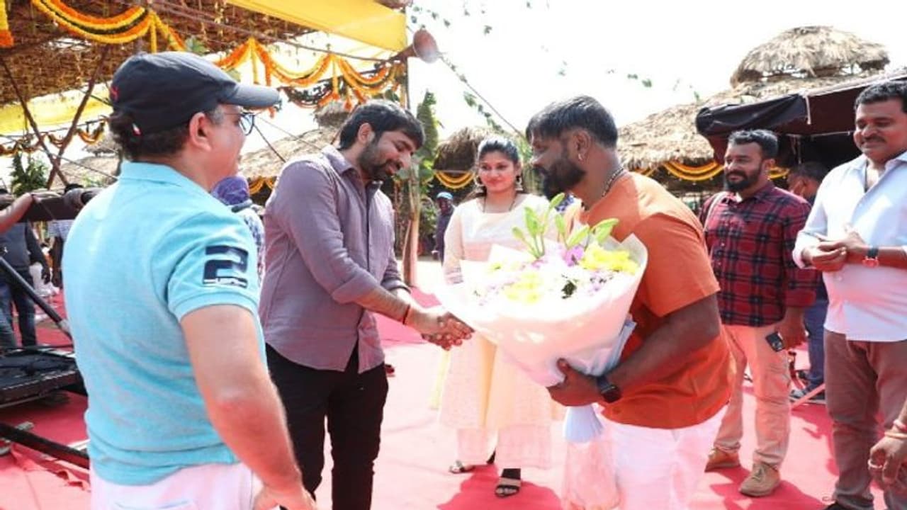 Duniya Vijay Entry: సెట్ లోకి ఎంట్రీ ఇచ్చిన బాలయ్య విలన్... భారీ ప్లానింగ్ లో టీమ్ Duniya Vijay Entry: సెట్ లోకి ఎంట్రీ ఇచ్చిన బాలయ్య విలన్... భారీ ప్లానింగ్ లో టీమ్