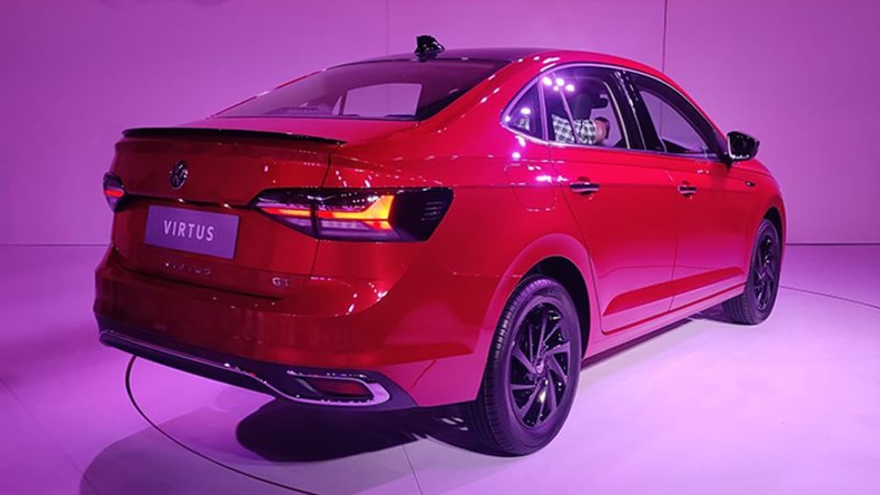 പുത്തൻ കാറിന് 2.37 ലക്ഷം വിലക്കുറവ്, അമ്പരപ്പിക്കും നീക്കവുമായി ജര്‍മ്മൻ കമ്പനി!