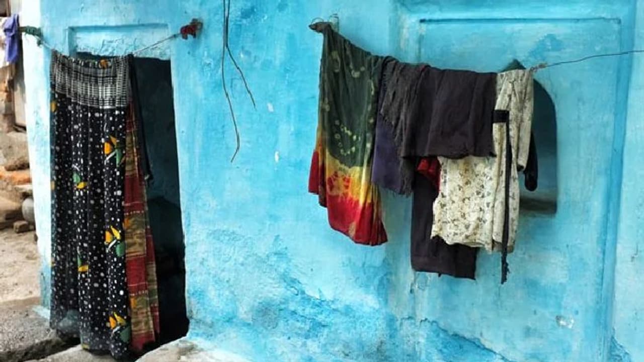 Women's Day : ഒരു ഗ്രാമത്തിലെ എല്ലാ വീടുകളുടെയും ഉടമസ്ഥര്‍ സ്ത്രീകള്‍!