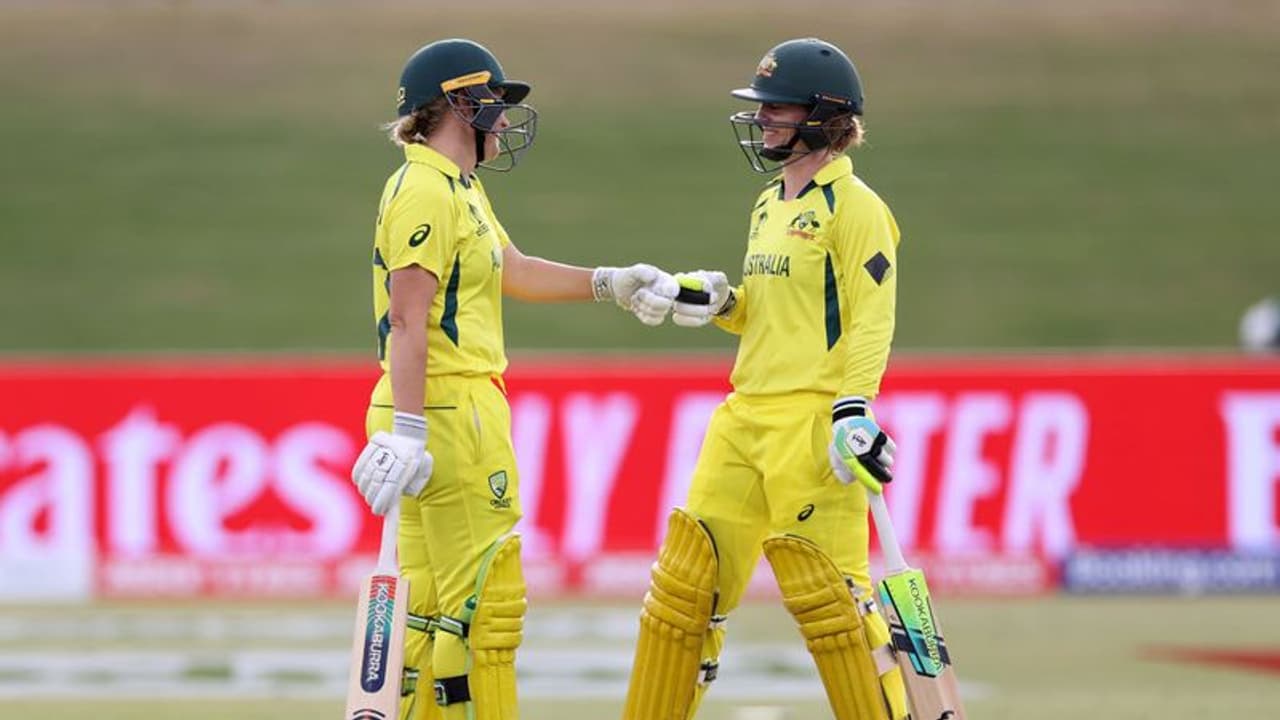 ICC Women's World Cup: ಅಲೀಸಾ ಹೀಲಿ ಶತಕ, ಹಾಲಿ ಚಾಂಪಿಯನ್ ಇಂಗ್ಲೆಂಡ್ಗೆ ಕಠಿಣ ಗುರಿ ICC Women's World Cup: ಅಲೀಸಾ ಹೀಲಿ ಶತಕ, ಹಾಲಿ ಚಾಂಪಿಯನ್ ಇಂಗ್ಲೆಂಡ್ಗೆ ಕಠಿಣ ಗುರಿ