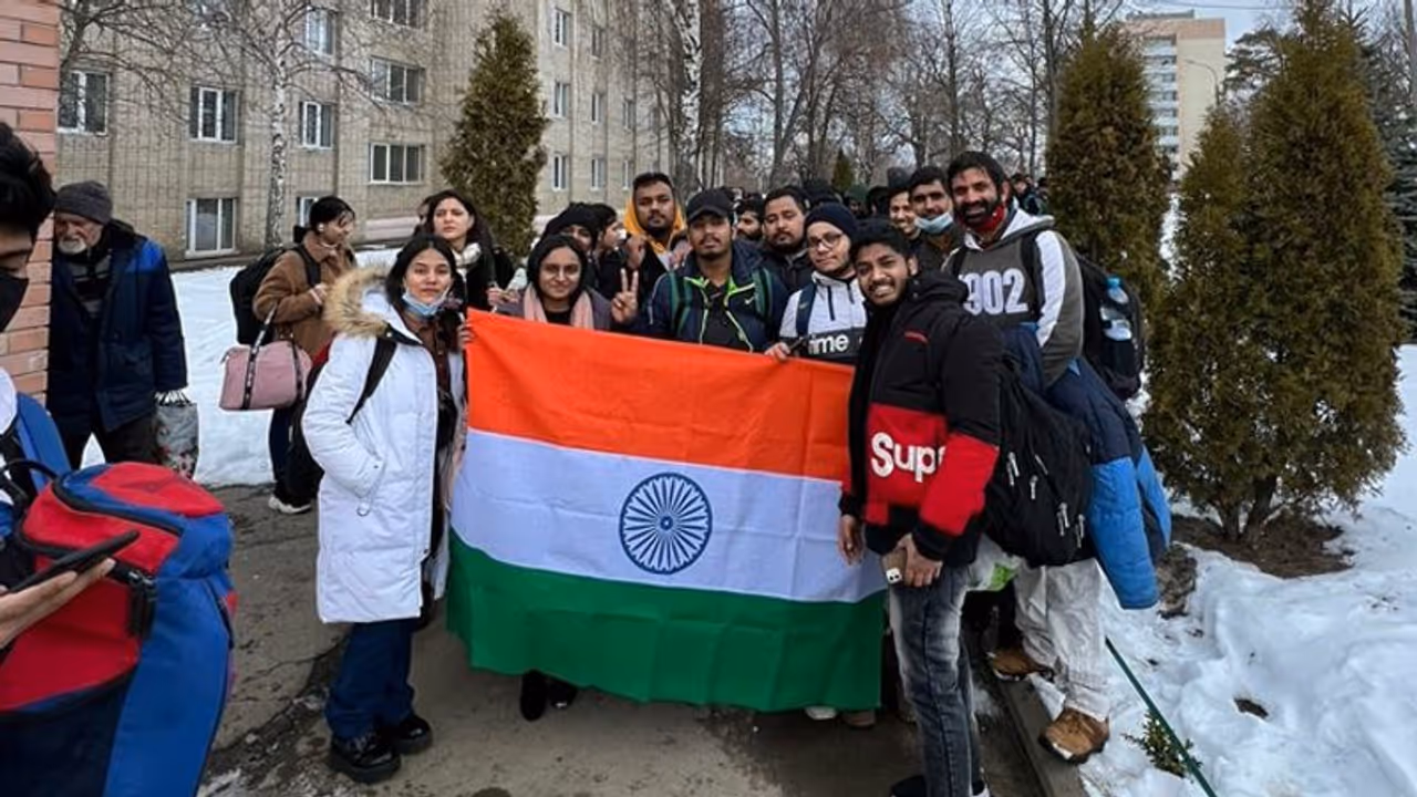 'ऑपरेशन गंगा' ने भारतीयों सहित बांग्लादेशी छात्रों को भी यूक्रेन से निकाला,शेख हसीना बोलीं 'थैंक्यू मोदी' 'ऑपरेशन गंगा' ने भारतीयों सहित बांग्लादेशी छात्रों को भी यूक्रेन से निकाला,शेख हसीना बोलीं 'थैंक्यू मोदी'