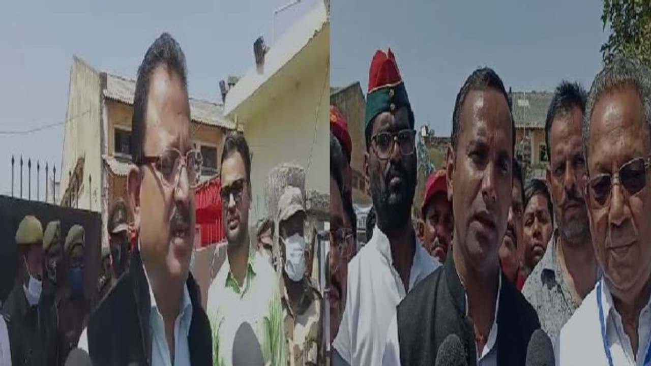 काउंटिंग गेट पर कर्मचारी के बैग में मुहर मिलने पर सपाईयों ने किया हंगामा, जानिए क्या है पूरा मामला काउंटिंग गेट पर कर्मचारी के बैग में मुहर मिलने पर सपाईयों ने किया हंगामा, जानिए क्या है पूरा मामला