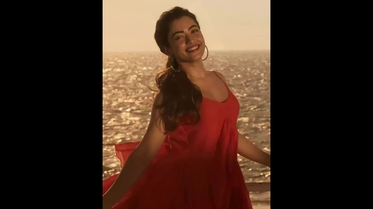 Rashmika Engagement Breakup : ఎంగేజ్ మెంట్ బ్రేకప్ పై రష్మిక మండన్నకు నెటిజన్ ప్రశ్న.. ఆన్సర్ ఏంటంటే.. Rashmika Engagement Breakup : ఎంగేజ్ మెంట్ బ్రేకప్ పై రష్మిక మండన్నకు నెటిజన్ ప్రశ్న.. ఆన్సర్ ఏంటంటే..