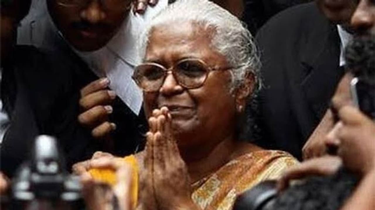 ராஜீவ் காந்தி கொலை வழக்கில் பேரறிவாளனுக்கு ஜாமீன்... நன்றி தெரிவித்து அற்புதம் அம்மாள் நெகிழ்ச்சி!! ராஜீவ் காந்தி கொலை வழக்கில் பேரறிவாளனுக்கு ஜாமீன்... நன்றி தெரிவித்து அற்புதம் அம்மாள் நெகிழ்ச்சி!!