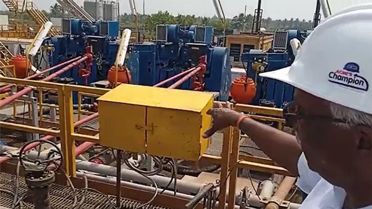 मेक इन इंडिया मशीनों से निकलेगा कच्चा तेल; रोबोटिक आर्म से लैस MEIL की रिग तेल गैस निकालने में 95% प्रोडक्टिव मेक इन इंडिया मशीनों से निकलेगा कच्चा तेल; रोबोटिक आर्म से लैस MEIL की रिग तेल गैस निकालने में 95% प्रोडक्टिव