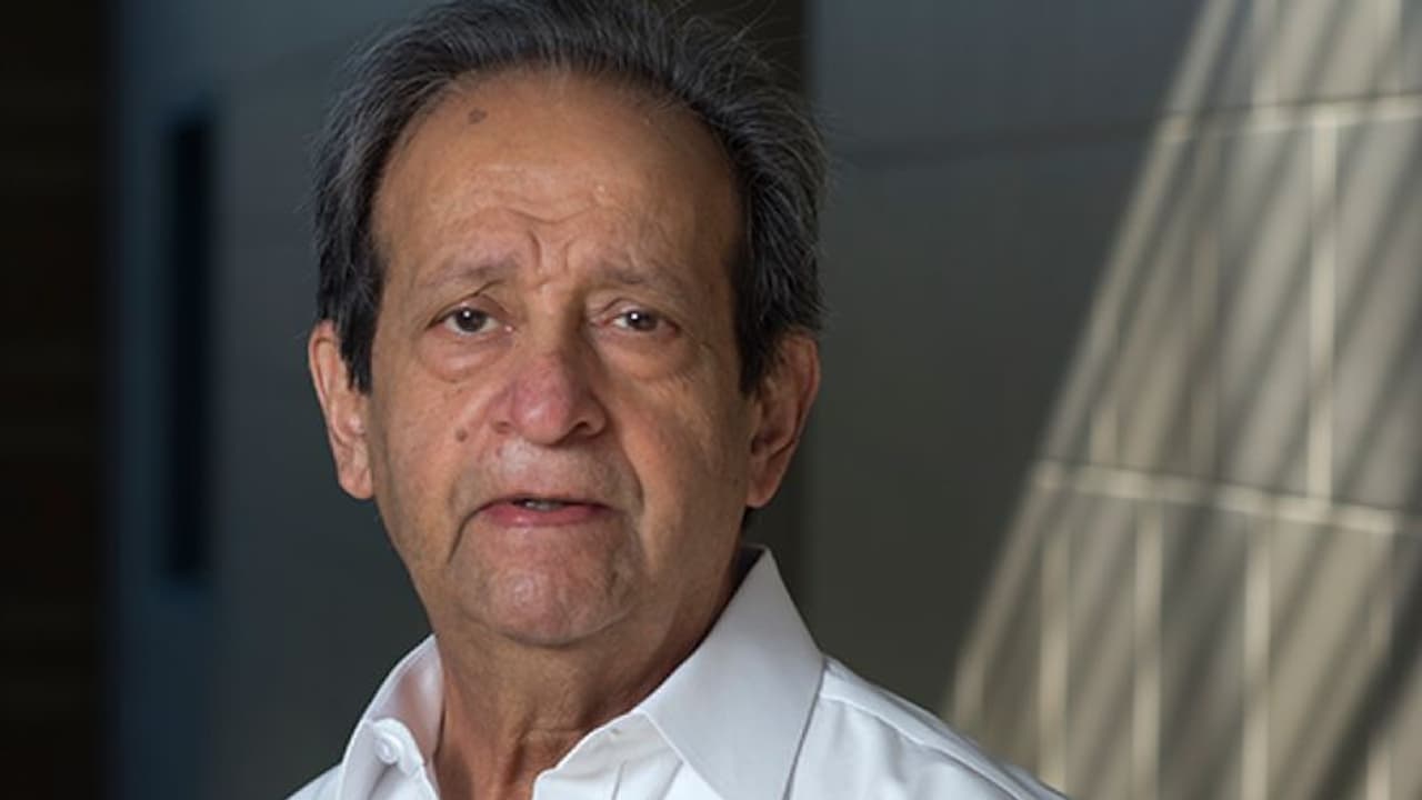 Aijaz Ahmad : ഗസലുകള്‍ മുതല്‍ മുല്ലപ്പൂ വിപ്ലവം വരെ; ഒരു മാര്‍ക്‌സിസ്റ്റ് ലോകം കണ്ട വഴികള്‍