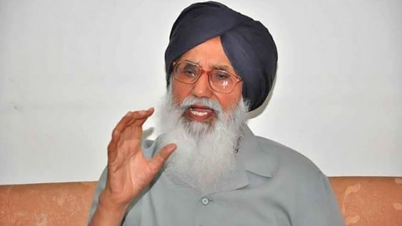 பஞ்சாப் முன்னாள் முதல்வர் பிரகாஷ் சிங் பாதல் 95 வயதில் காலமானார் பஞ்சாப் முன்னாள் முதல்வர் பிரகாஷ் சிங் பாதல் 95 வயதில் காலமானார்