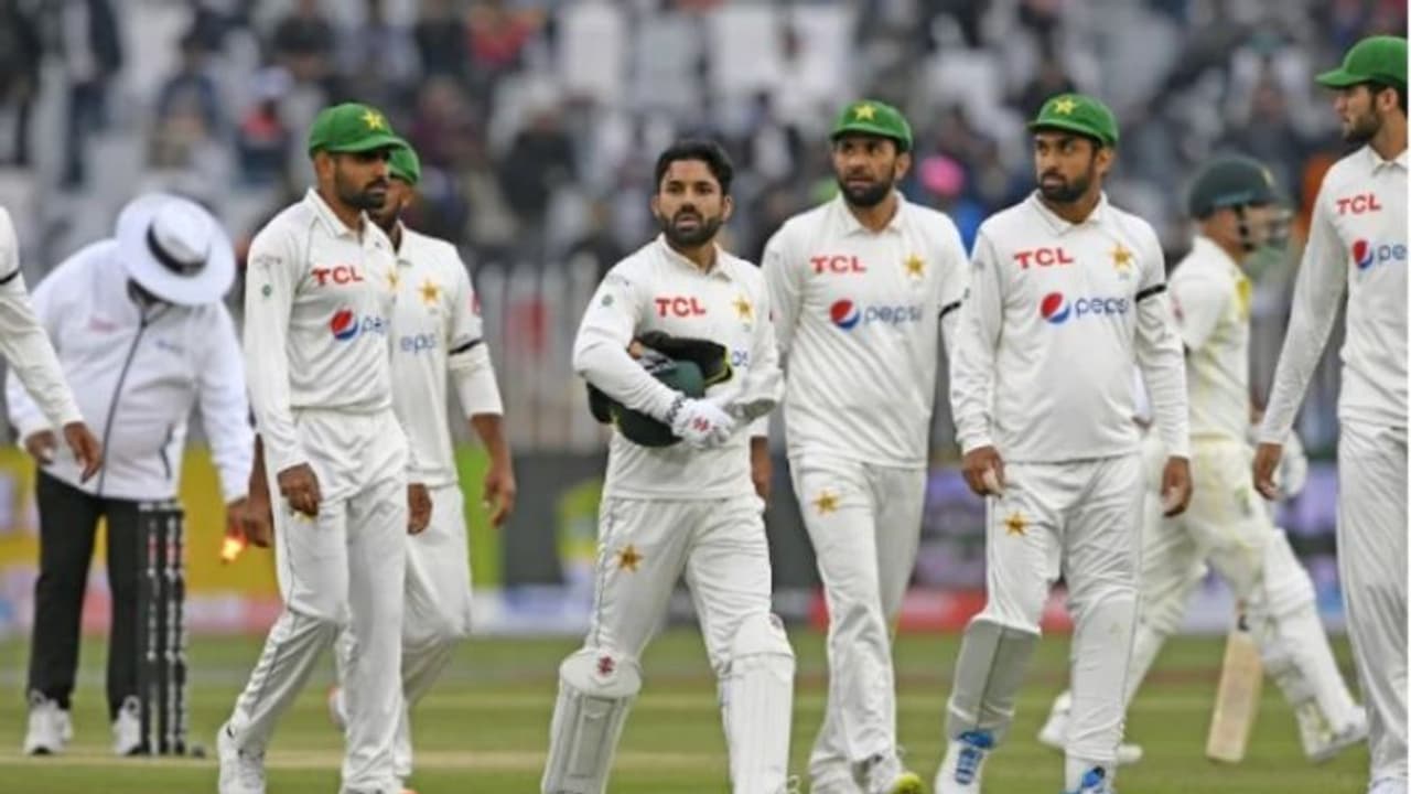 Pak vs Aus: ఇదేం పిచ్.. కనీసం యావరేజి రేటింగ్ కూడా ఇవ్వం.. పాకిస్థాన్ కు ఊహించని షాక్ ఇచ్చిన ఐసీసీ Pak vs Aus: ఇదేం పిచ్.. కనీసం యావరేజి రేటింగ్ కూడా ఇవ్వం.. పాకిస్థాన్ కు ఊహించని షాక్ ఇచ్చిన ఐసీసీ