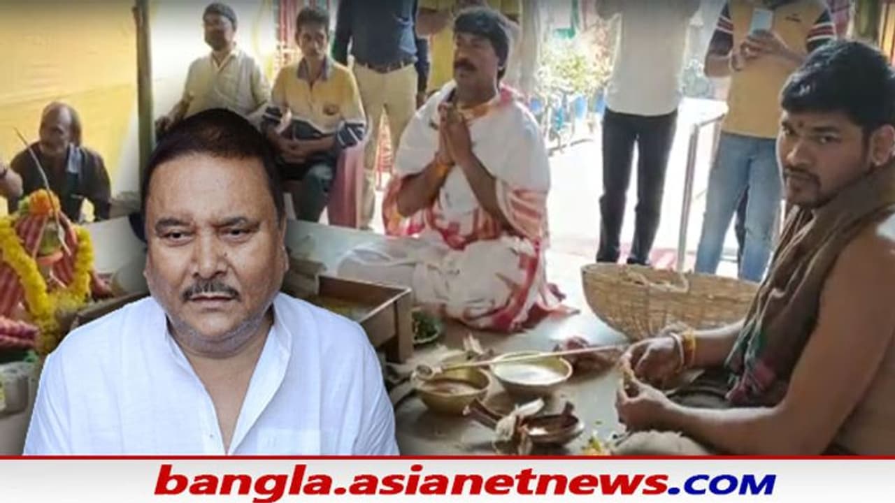 মদনের আরোগ্য কামনায় দিনভর চলল পুজো যজ্ঞ, টিউমারের ফাঁড়া কাটিয়ে আপাতত স্থিতিশীল ‘লাভলি বয়’ মদনের আরোগ্য কামনায় দিনভর চলল পুজো যজ্ঞ, টিউমারের ফাঁড়া কাটিয়ে আপাতত স্থিতিশীল ‘লাভলি বয়’