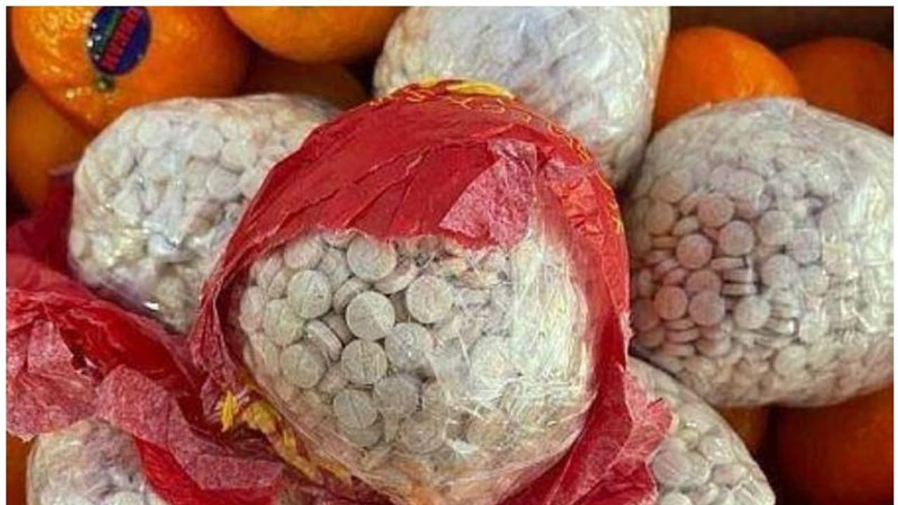 Drugs Seized : സൗദിയില് വന് മയക്കുമരുന്ന് വേട്ട; 12 ലക്ഷം ലഹരി ഗുളികകള് പിടിച്ചെടുത്തു Drugs Seized : സൗദിയില് വന് മയക്കുമരുന്ന് വേട്ട; 12 ലക്ഷം ലഹരി ഗുളികകള് പിടിച്ചെടുത്തു