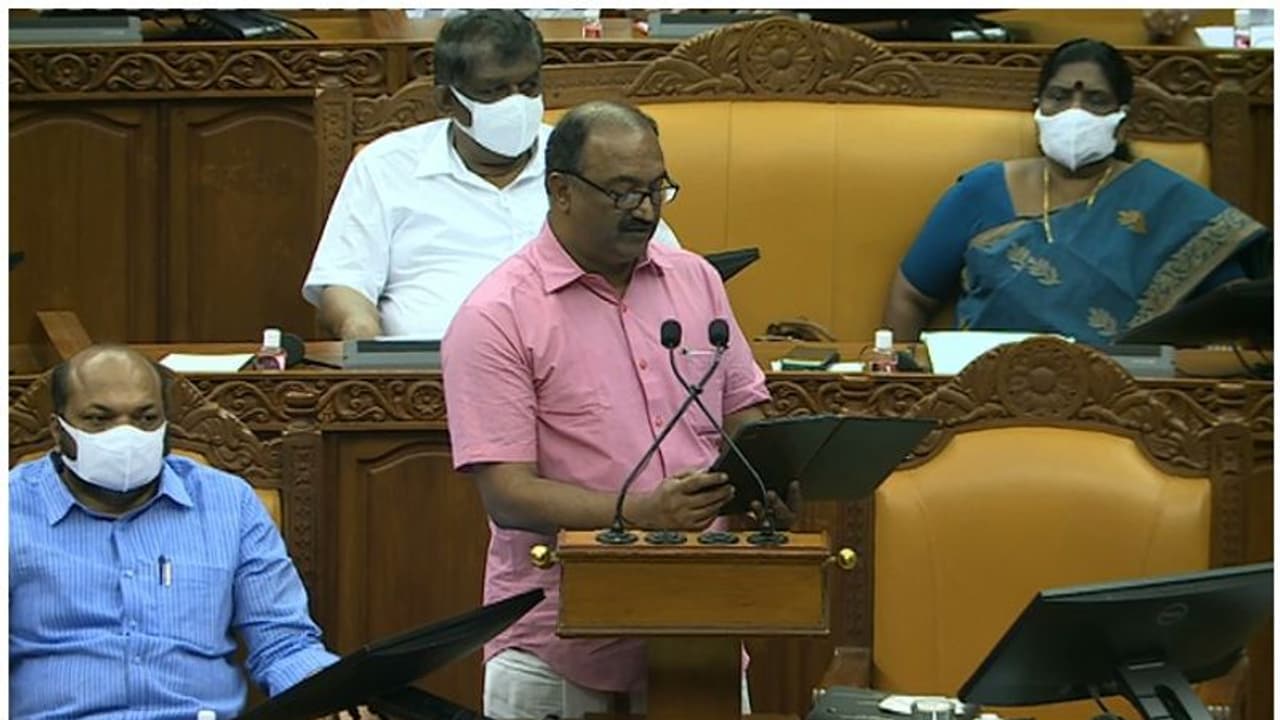 Kerala Budget 2022 : വൻ നികുതി വർദ്ധനവിലേക്ക് കടക്കാതെ സംസ്ഥാന ബജറ്റ്; ക്ഷേമ പെൻഷൻ തുക ഉയർത്തിയില്ല