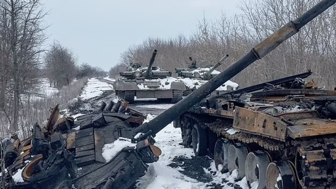 Russian strikes continue, forces capture outskirts of Mariupol