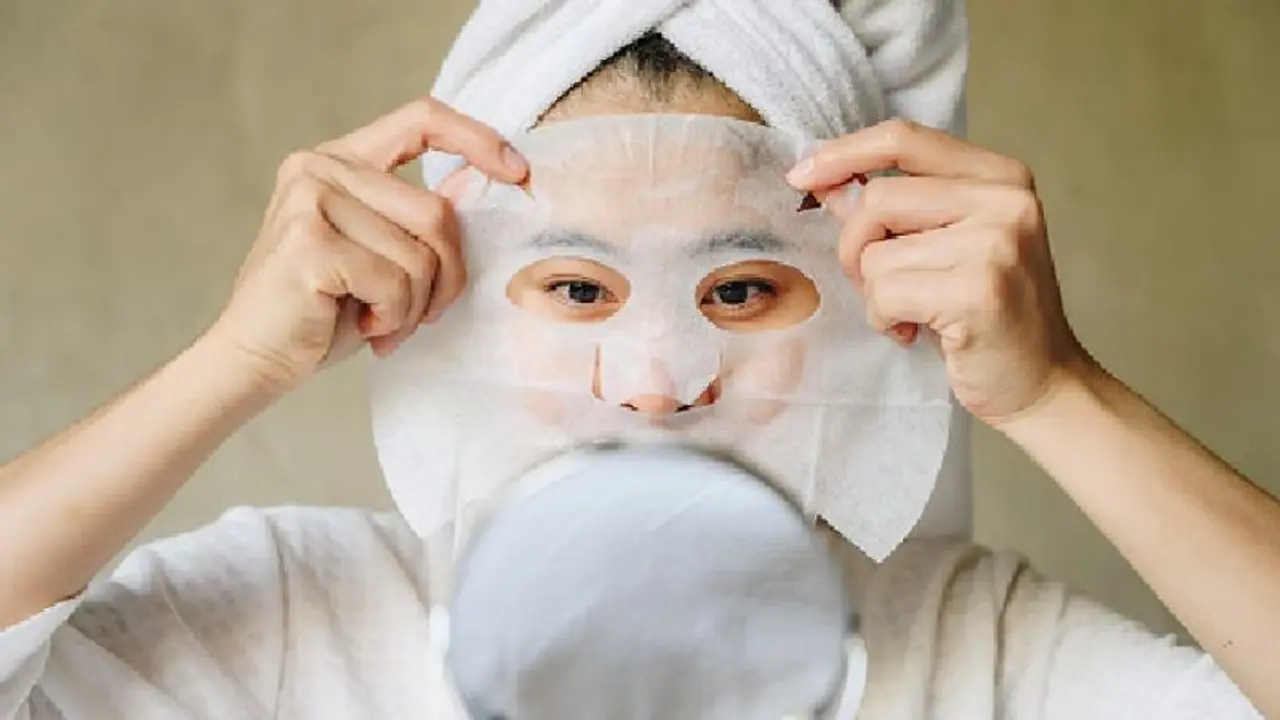 তৈলাক্ত ত্বকের যত্ন নিয়ে অনুসরণ করুন এই পাঁচ পদ্ধতি, ত্বক হবে উজ্জ্বল ও দাগ মুক্ত তৈলাক্ত ত্বকের যত্ন নিয়ে অনুসরণ করুন এই পাঁচ পদ্ধতি, ত্বক হবে উজ্জ্বল ও দাগ মুক্ত