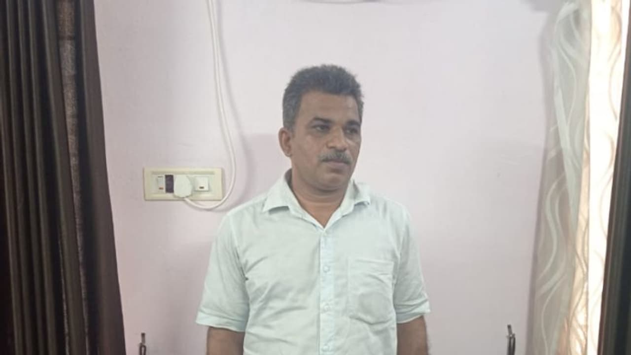 Pocso case : പരിശീലന സമയത്ത് മോശം പെരുമാറ്റം; ഇടുക്കിയില് കായികാധ്യാപകന് പോക്സോ കേസില് അറസ്റ്റില് Pocso case : പരിശീലന സമയത്ത് മോശം പെരുമാറ്റം; ഇടുക്കിയില് കായികാധ്യാപകന് പോക്സോ കേസില് അറസ്റ്റില്