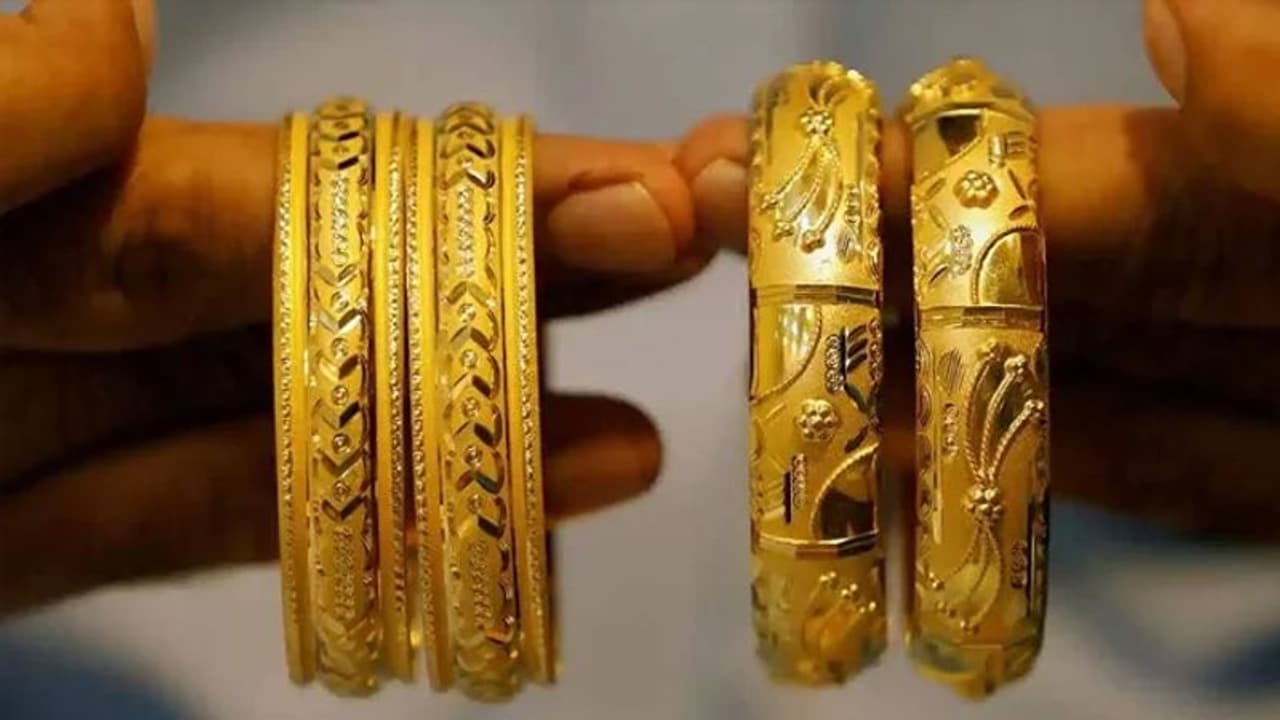 ನಿಮ್ಮ ಹಳೆಯ ಚಿನ್ನಾಭರಣದಲ್ಲಿ ಹಾಲ್ ಮಾರ್ಕ್ ಇಲ್ಲವೆ? ಹಾಗಾದ್ರೆ ಈ ಕೆಲಸ ಮಾಡದೆ ಮಾರಾಟ ಅಥವಾ ವಿನಿಮಯ ಅಸಾಧ್ಯ! ನಿಮ್ಮ ಹಳೆಯ ಚಿನ್ನಾಭರಣದಲ್ಲಿ ಹಾಲ್ ಮಾರ್ಕ್ ಇಲ್ಲವೆ? ಹಾಗಾದ್ರೆ ಈ ಕೆಲಸ ಮಾಡದೆ ಮಾರಾಟ ಅಥವಾ ವಿನಿಮಯ ಅಸಾಧ್ಯ!