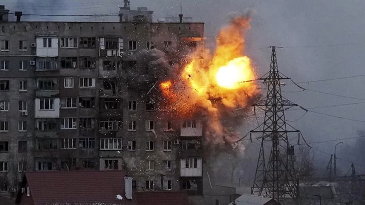 Russia Ukraine War: 20 ದಿನವಾದರೂ ನಿಲ್ಲದ ಯುದ್ಧ: ಅಕ್ಷರಶಃ ಸ್ಮಶಾನವಾದ ಉಕ್ರೇನ್‌..!