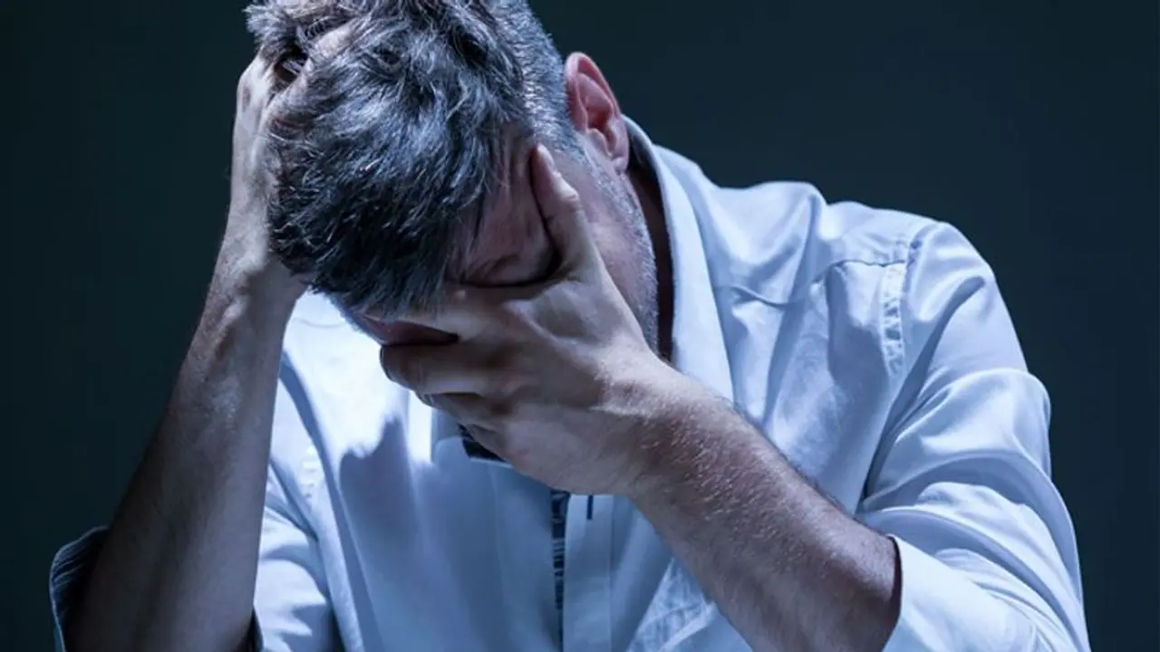 নিত্যনতুন প্লাস্টিকের বোতলে জল খেতে পছন্দ করেন? এই ভুলে আক্রান্ত হতে পারেন ক্যান্সারে নিত্যনতুন প্লাস্টিকের বোতলে জল খেতে পছন্দ করেন? এই ভুলে আক্রান্ত হতে পারেন ক্যান্সারে