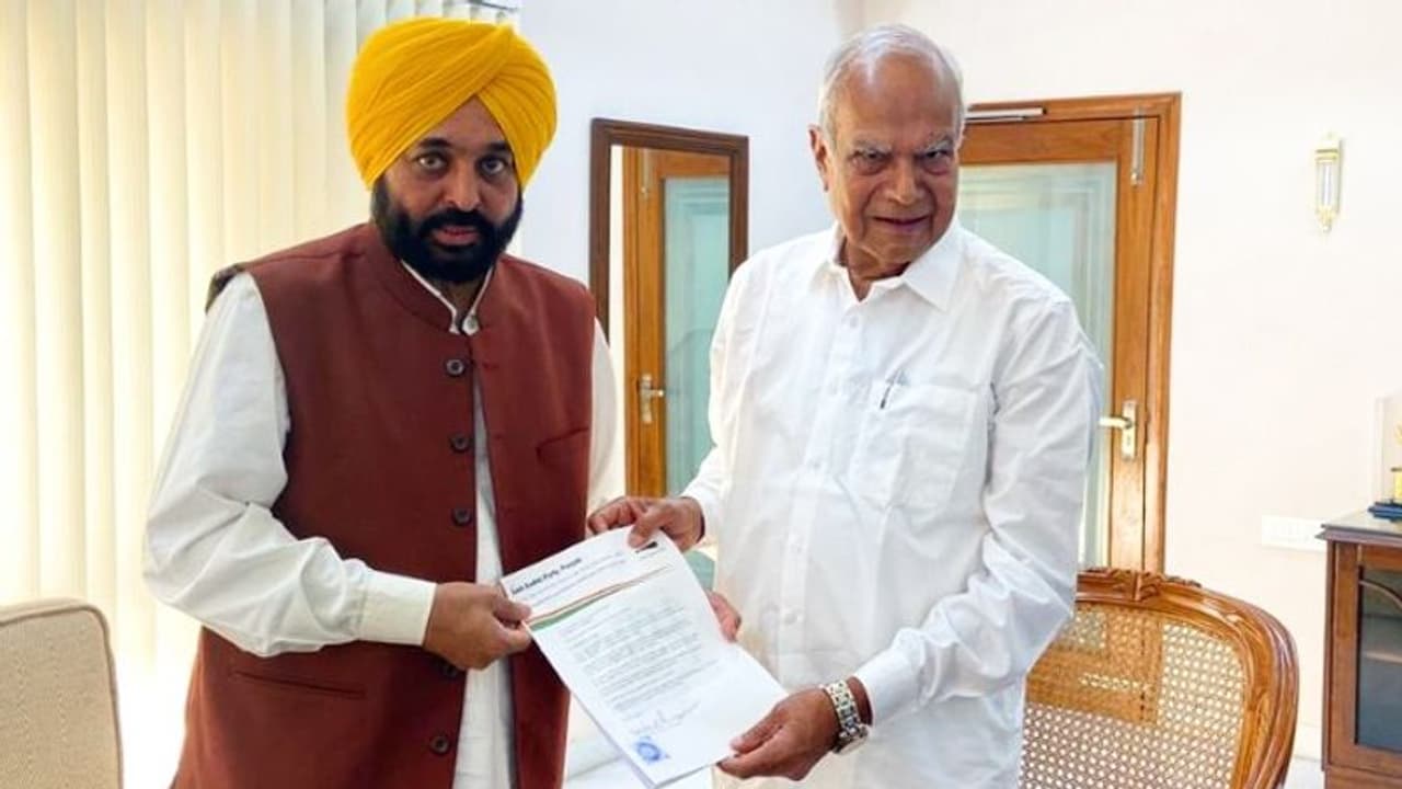 Bhagwant Mann meets Punjab Guv, stakes claim to form govt; ceremony on March 16