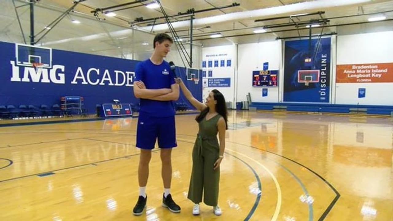 मिलिए दुनिया के सबसे लंबे किशोर से जिसकी लंबाई गिनीज बुक में है दर्ज, मां की लंबाई जानकर रह जाएंगे हैरान मिलिए दुनिया के सबसे लंबे किशोर से जिसकी लंबाई गिनीज बुक में है दर्ज, मां की लंबाई जानकर रह जाएंगे हैरान