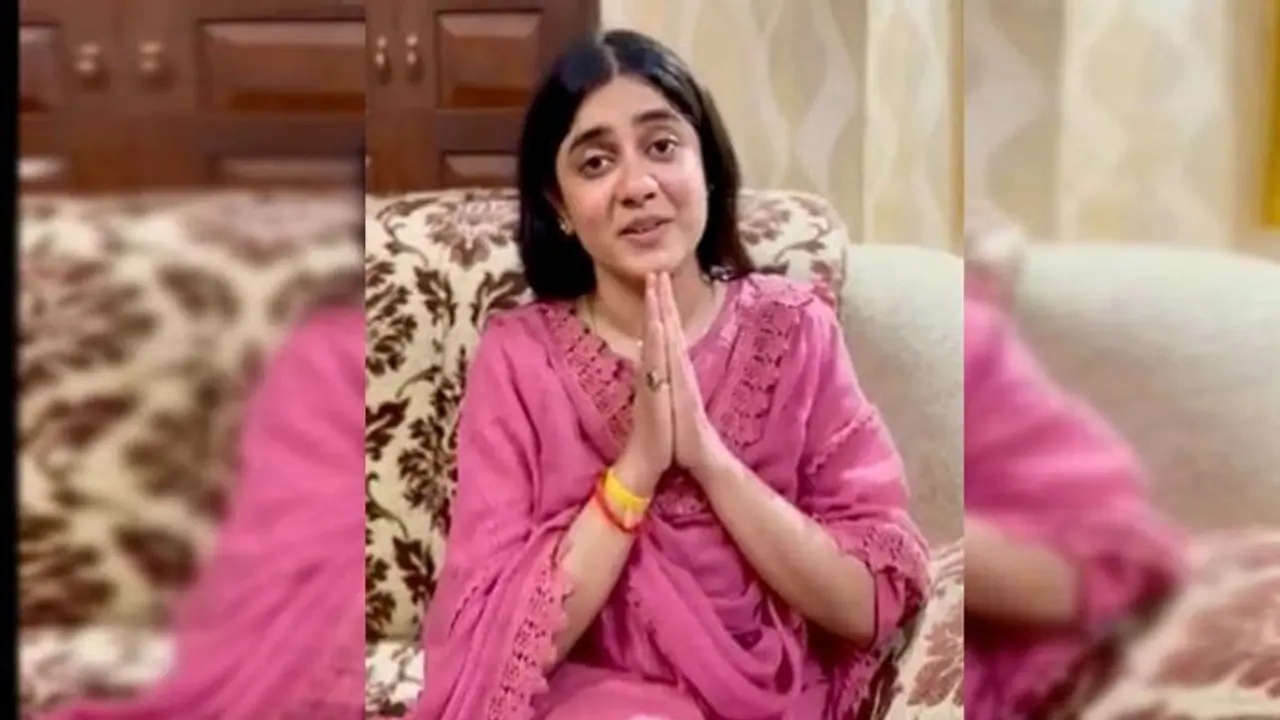 ऐश्वर्या सिंह सेंगर ने जारी किया वीडियो, कहा प्रियंका जी झूठ पर बनी इमारतें ज्यादा दिन खड़ी नहीं रहती ऐश्वर्या सिंह सेंगर ने जारी किया वीडियो, कहा प्रियंका जी झूठ पर बनी इमारतें ज्यादा दिन खड़ी नहीं रहती