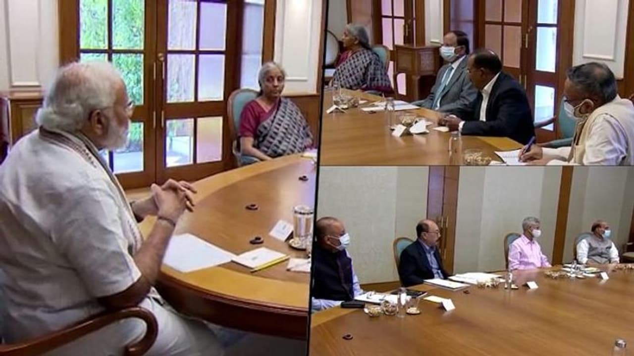 உக்ரைன் ரஷ்யா போர்.. உள்நாட்டில் பாதுகாப்புத்துறையை பலப்படுத்தனும்..பிரதமர் மோடி பேச்சு..