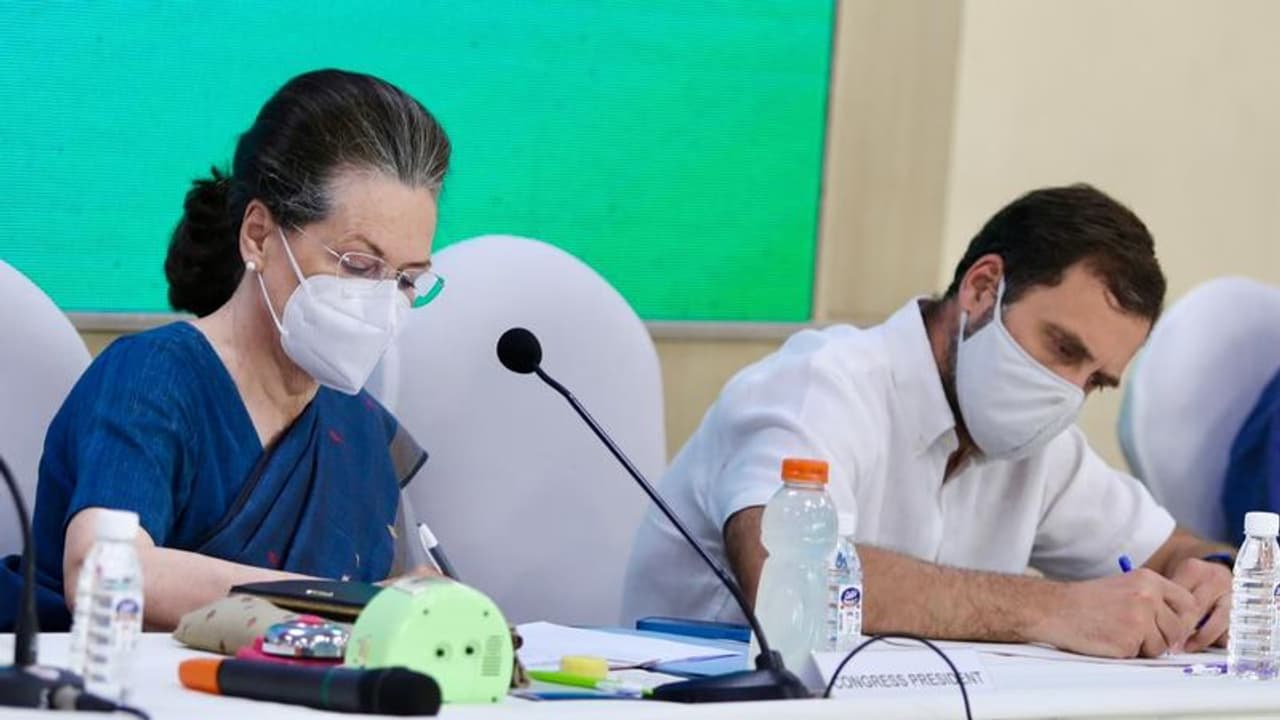 Congress Meeting ಕಾಂಗ್ರೆಸ್ ಕಾರ್ಯಕಾರಿಣಿ ಸಭೆ ಅಂತ್ಯ, ಮನ್‌ಮೋಹನ್ ಸಿಂಗ್ ಸೇರಿ ಪ್ರಮುಖ ನಾಲ್ವರು ಗೈರು!