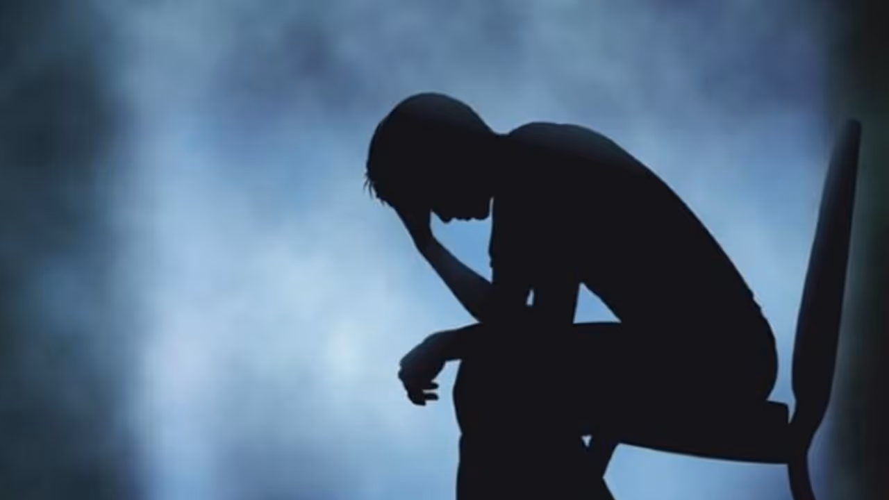 Suicide : കുട്ടികളിലെ ആത്മഹത്യ തടയാന് പദ്ധതിയുമായി പൊലീസ്; വിദ്യാഭ്യാസ ആരോഗ്യവകുപ്പുമായി സഹകരിച്ച് നടപ്പാകും Suicide : കുട്ടികളിലെ ആത്മഹത്യ തടയാന് പദ്ധതിയുമായി പൊലീസ്; വിദ്യാഭ്യാസ ആരോഗ്യവകുപ്പുമായി സഹകരിച്ച് നടപ്പാകും