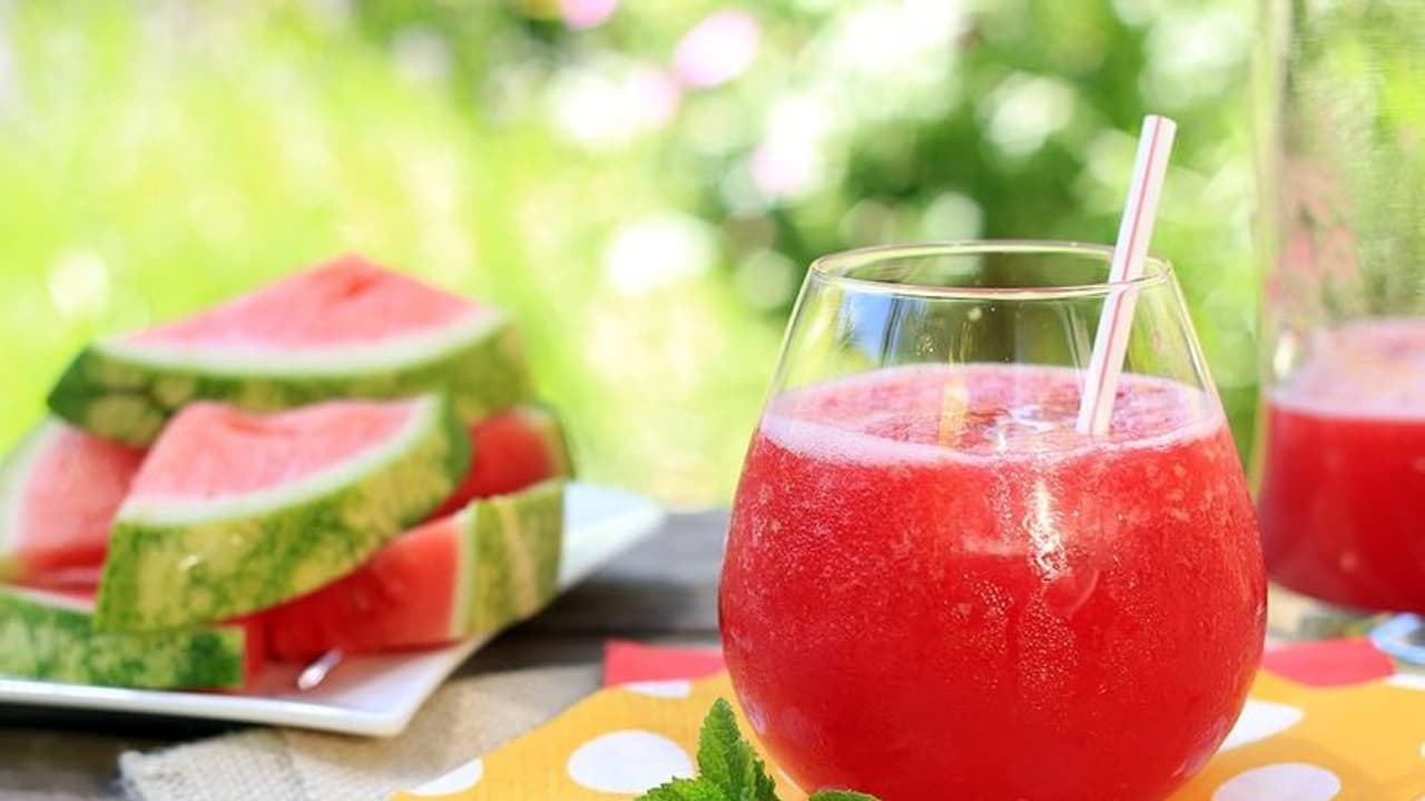 Watermelon juice: விலை குறைந்த வாட்டர் லெமன்...கோடையில் உடல் சூட்டை தணிக்கும்... மூன்று வகை தர்பூசணி பானம்..!