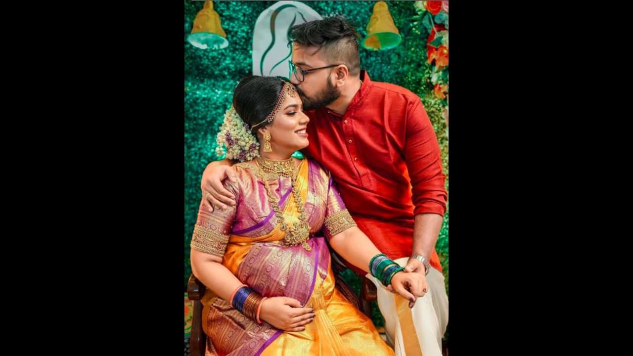 'ആതിരയുടെ കുഞ്ഞു രാജകുമാരൻ'; വിശേഷങ്ങൾക്കൊപ്പം ചിത്രം പങ്കുവച്ച് താരം 'ആതിരയുടെ കുഞ്ഞു രാജകുമാരൻ'; വിശേഷങ്ങൾക്കൊപ്പം ചിത്രം പങ്കുവച്ച് താരം