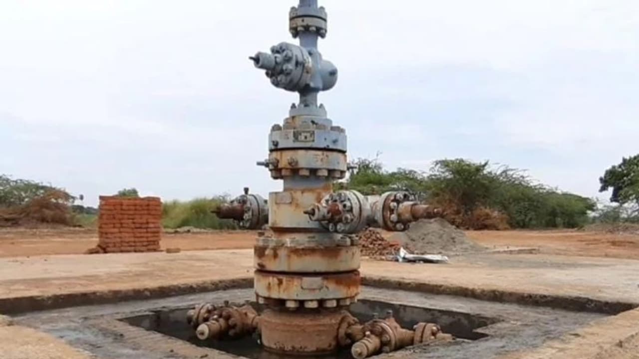 சட்டவிரோதமாக அமைப்படும் ஹைட்ரோகார்பன் கிணறு..? குற்றச்சாட்டும் மீத்தேன் எதிர்ப்பு கூட்டமைப்பு.. சட்டவிரோதமாக அமைப்படும் ஹைட்ரோகார்பன் கிணறு..? குற்றச்சாட்டும் மீத்தேன் எதிர்ப்பு கூட்டமைப்பு..