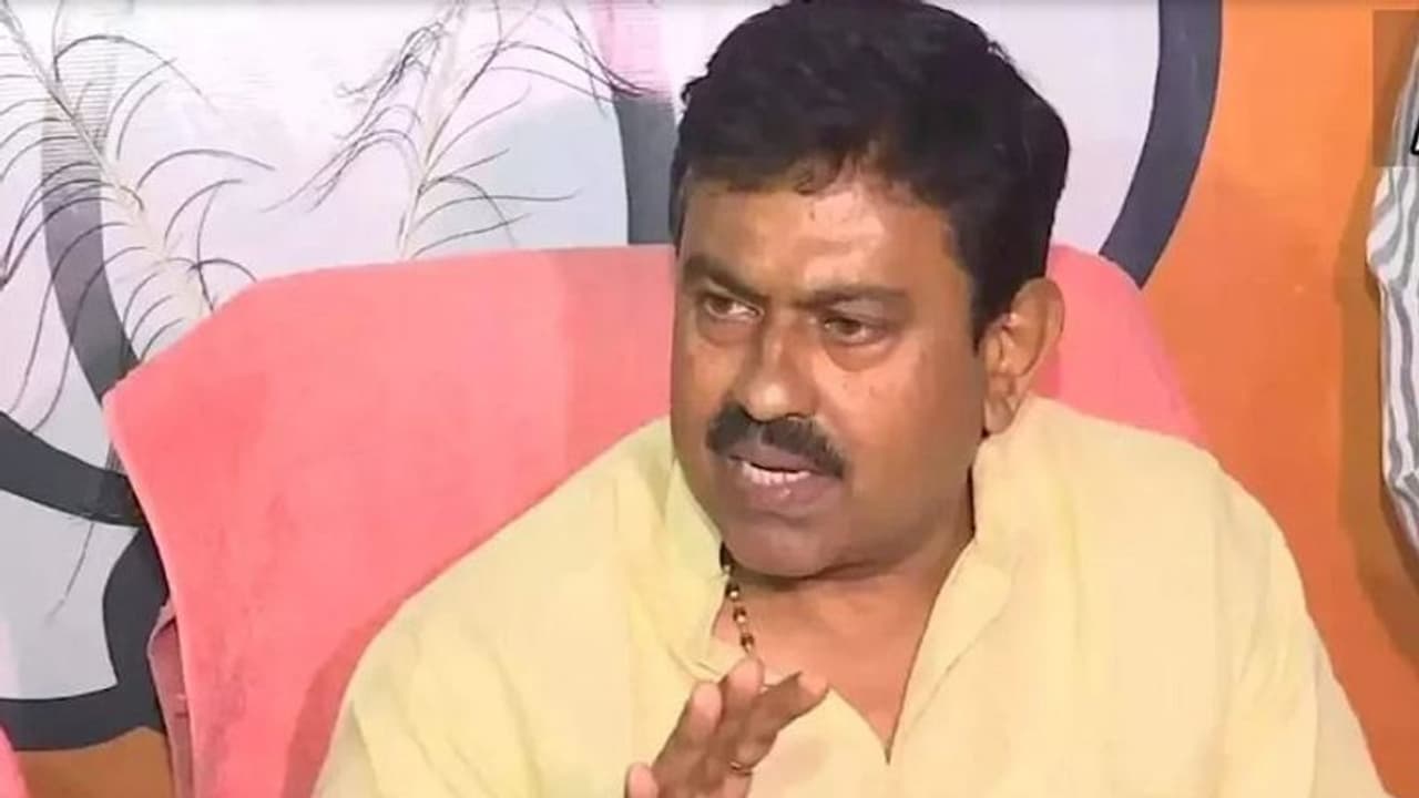 गृह राज्यमंत्री अजय मिश्रा ने यूपी चुनाव को लेकर दी प्रतिक्रिया, बोले अच्छी कानून व्यवस्था से मिला है बहुमत गृह राज्यमंत्री अजय मिश्रा ने यूपी चुनाव को लेकर दी प्रतिक्रिया, बोले अच्छी कानून व्यवस्था से मिला है बहुमत