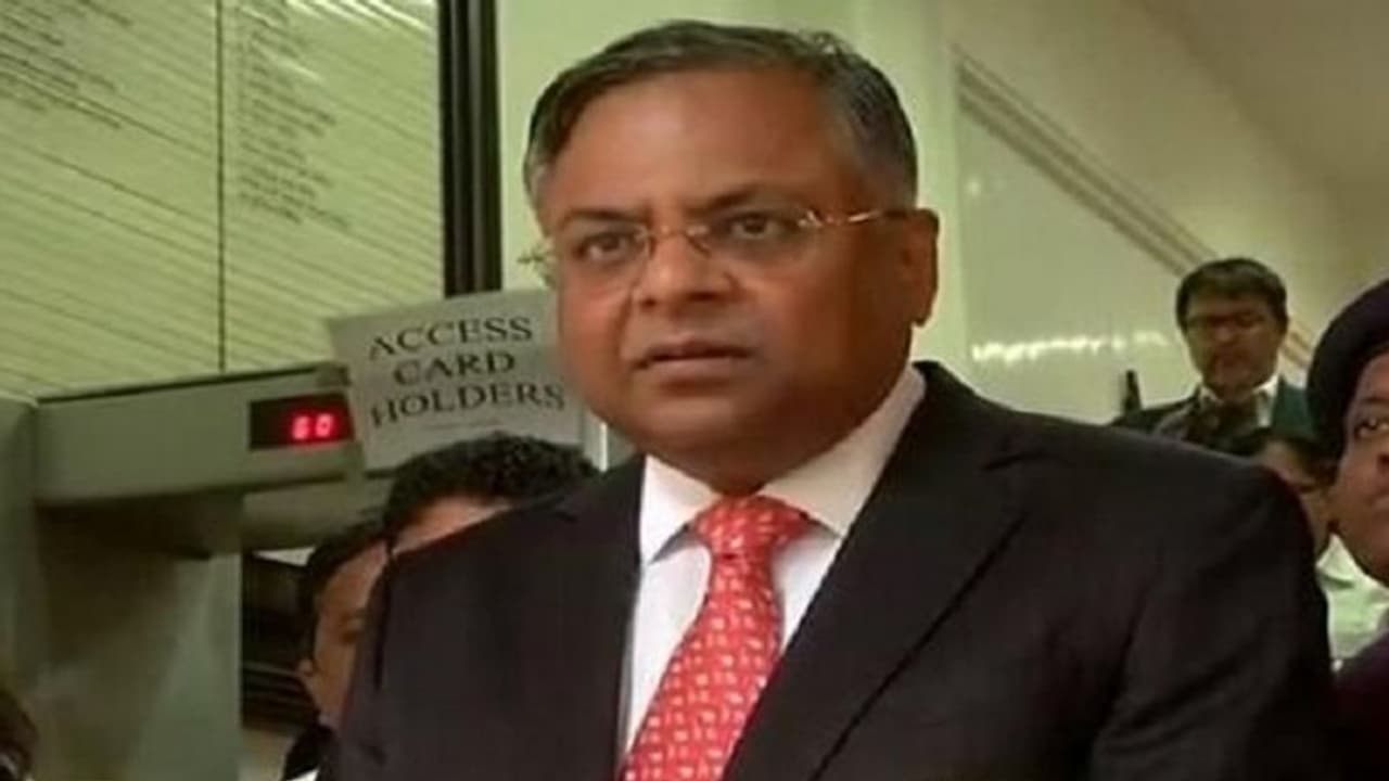 एयर इंडिया के चेयरमैन बनाए गए टाटा संस के अध्यक्ष एन चंद्रशेखरन, सीईओ की तलाश जारी एयर इंडिया के चेयरमैन बनाए गए टाटा संस के अध्यक्ष एन चंद्रशेखरन, सीईओ की तलाश जारी