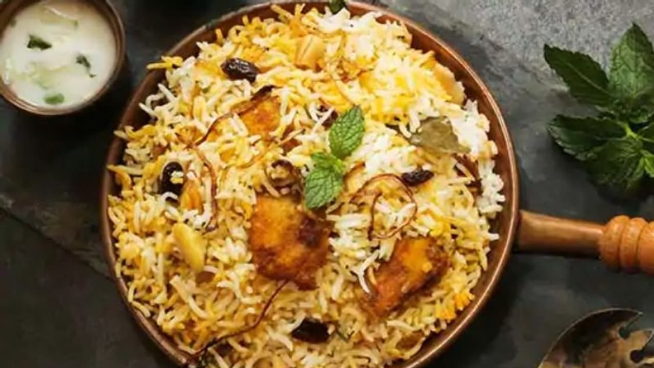 'ഞങ്ങൾ സന്തുഷ്ടരാണ്', ബിരിയാണി വിൽക്കാൻ ജോലി ഉപേക്ഷിച്ച് എഞ്ചിനിയർമാർ