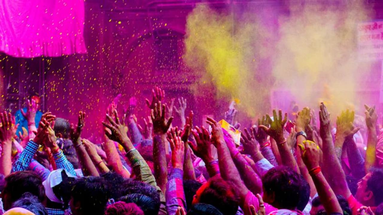 హోలీ 2023: ఈ ఏడాది రంగుల పండుగ ఎప్పుడు.. దీని ప్రాముఖ్యత ఏంటి? హోలీ 2023: ఈ ఏడాది రంగుల పండుగ ఎప్పుడు.. దీని ప్రాముఖ్యత ఏంటి?