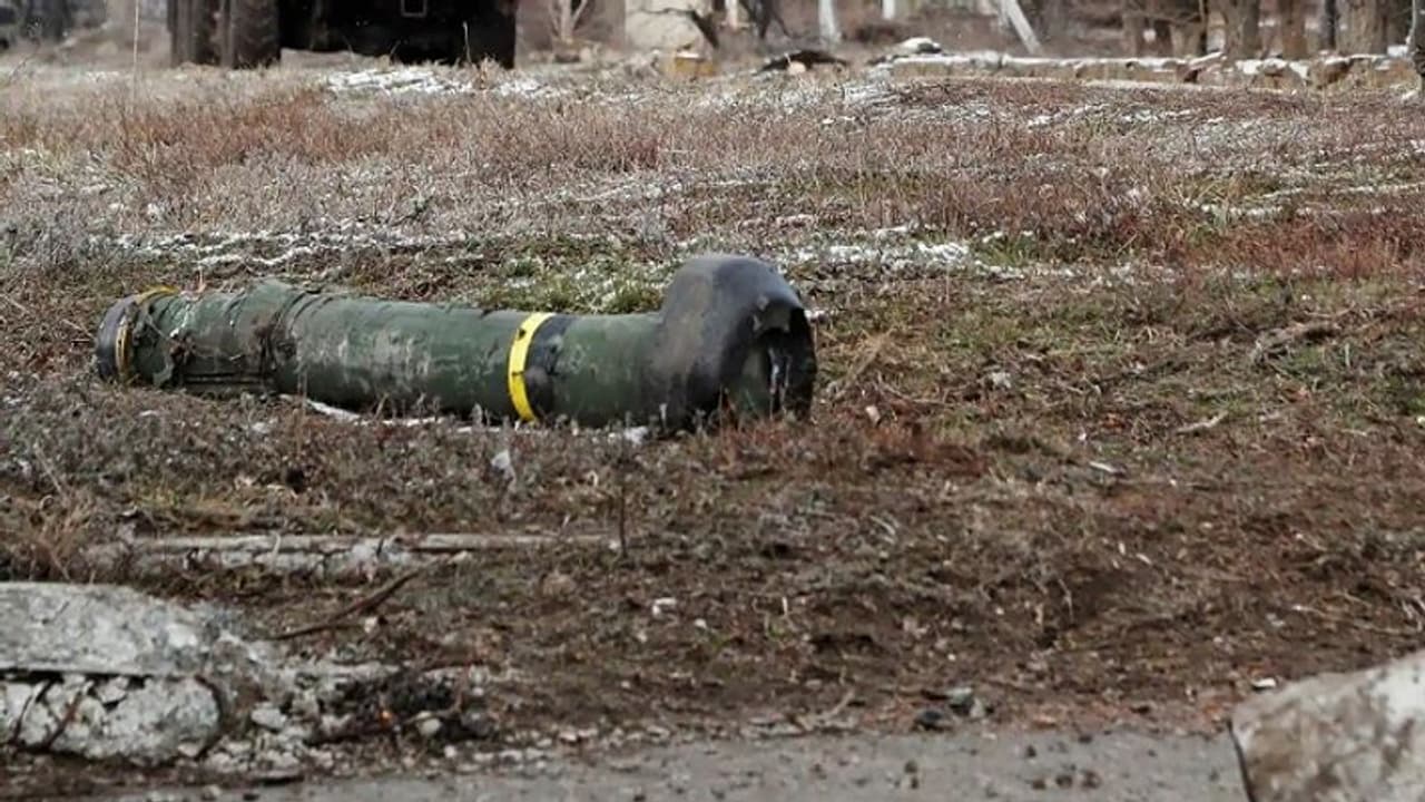 भारत की मिसाइल पाकिस्तान में कैसे आ गई, ट्रैक न कर पाने पर 3 एयरफोर्स अफसर बर्खास्त, राजनाथ सिंह ने दिया बयान भारत की मिसाइल पाकिस्तान में कैसे आ गई, ट्रैक न कर पाने पर 3 एयरफोर्स अफसर बर्खास्त, राजनाथ सिंह ने दिया बयान